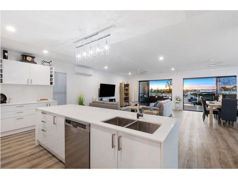 9 Marina View Drive, Pelican Waters QLD 4551