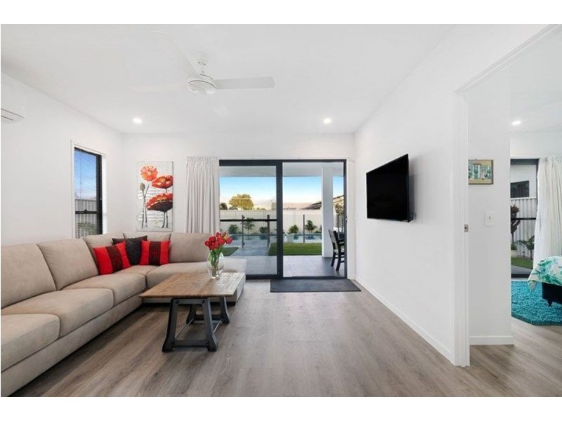 9 Marina View Drive, Pelican Waters QLD 4551