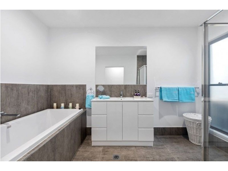 9 Marina View Drive, Pelican Waters QLD 4551