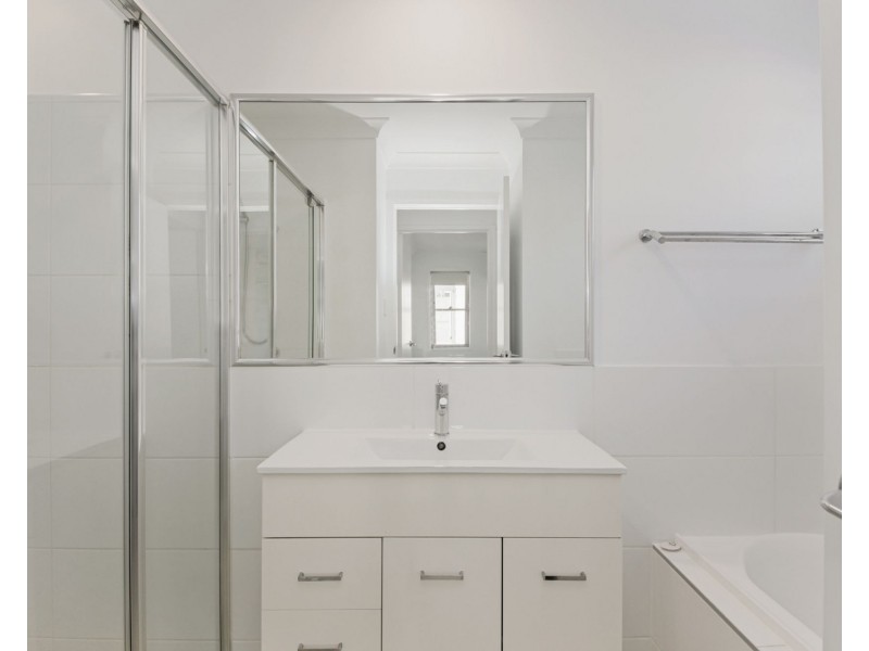 40/17 Greensboro Place, Little Mountain QLD 4551