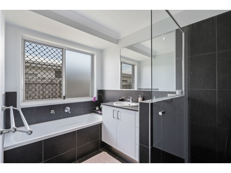 40 Petrel Crescent, Mountain Creek QLD 4557