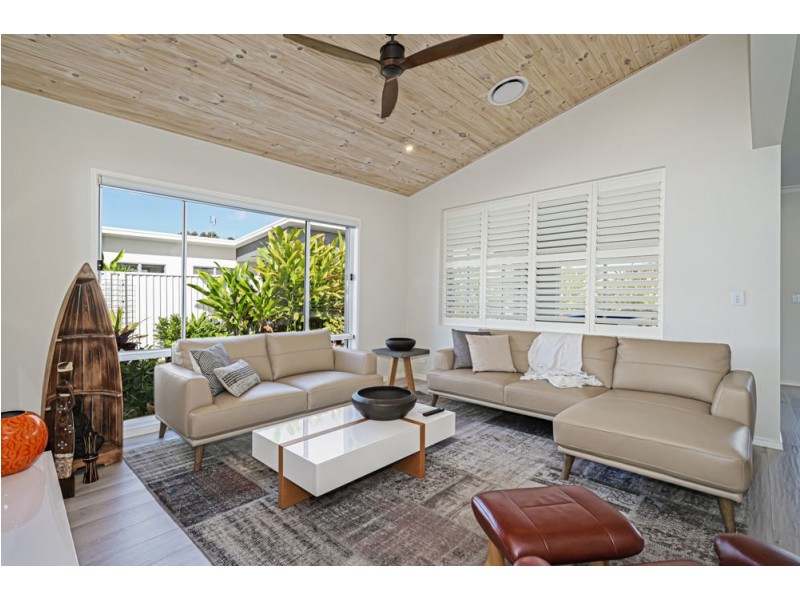 11 Warrego Drive, Pelican Waters QLD 4551