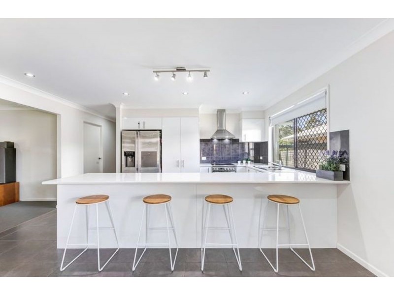 5 Jarrah Way, Landsborough QLD 4550