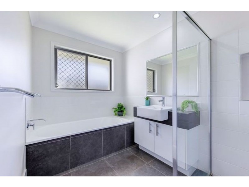 5 Jarrah Way, Landsborough QLD 4550