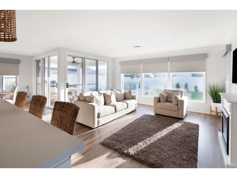 25 Warrego Drive, Pelican Waters QLD 4551