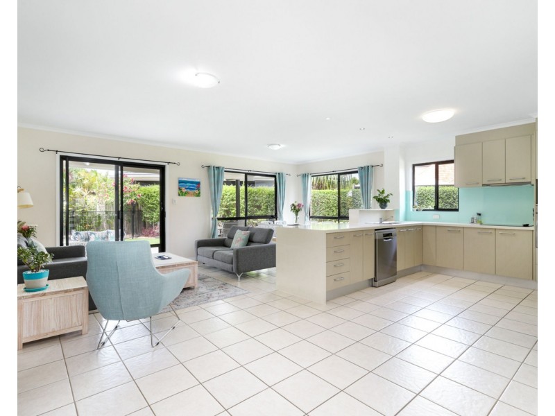 8 Parsons Close, Pelican Waters QLD 4551