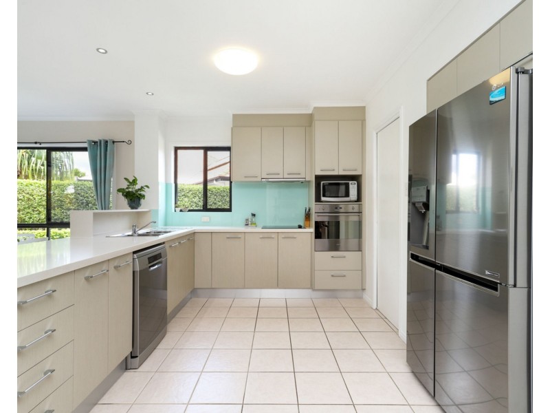 8 Parsons Close, Pelican Waters QLD 4551