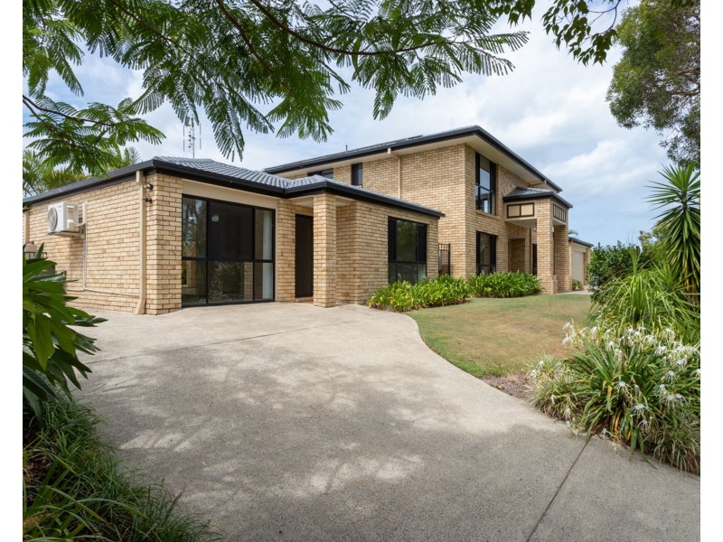 8 Parsons Close, Pelican Waters QLD 4551