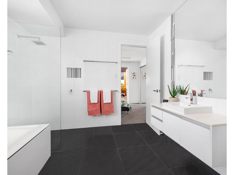 20 Wilshire Place, Pelican Waters QLD 4551