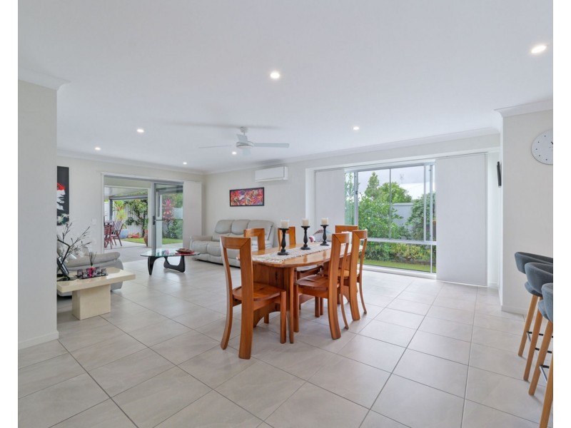 61 Maclamond Drive, Pelican Waters QLD 4551
