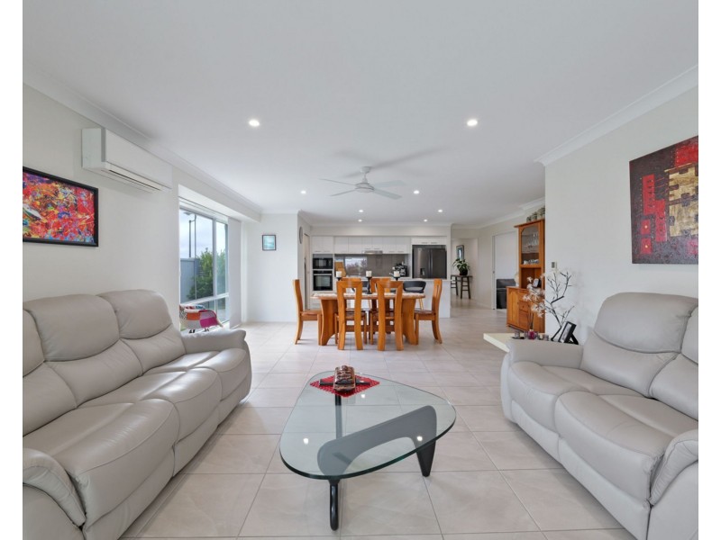 61 Maclamond Drive, Pelican Waters QLD 4551