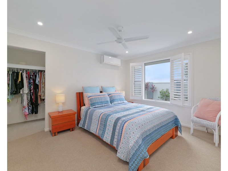 61 Maclamond Drive, Pelican Waters QLD 4551
