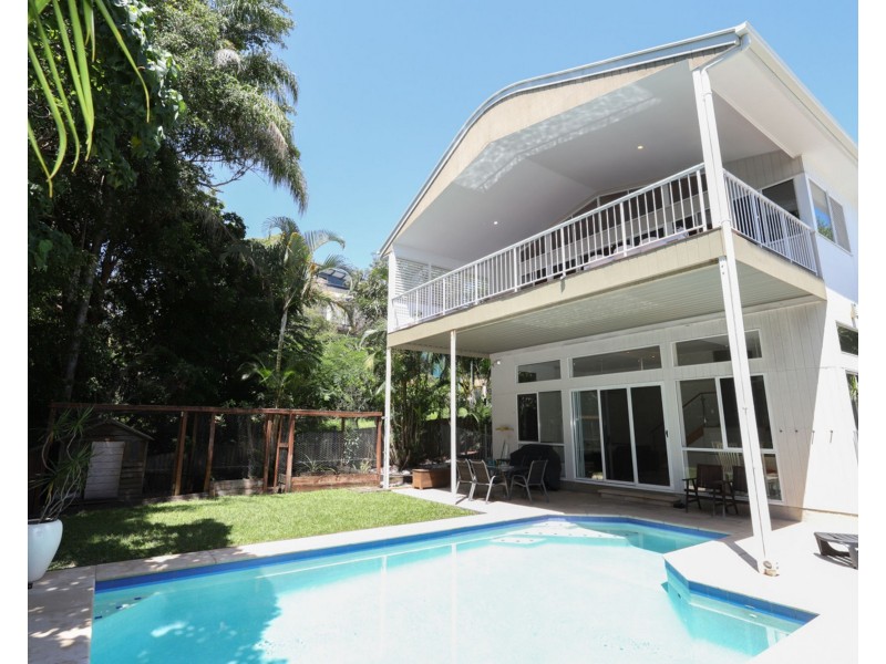 4 Woonum Road, Alexandra Headland QLD 4572