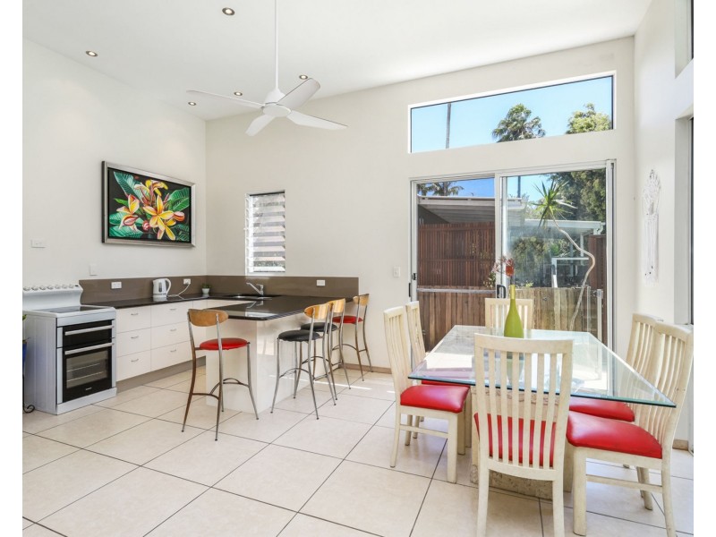 4 Woonum Road, Alexandra Headland QLD 4572