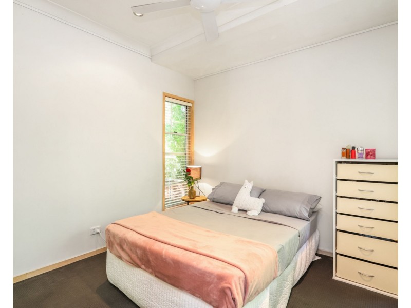 4 Woonum Road, Alexandra Headland QLD 4572
