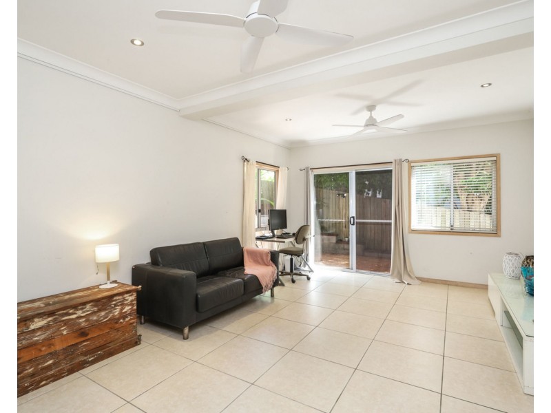 4 Woonum Road, Alexandra Headland QLD 4572