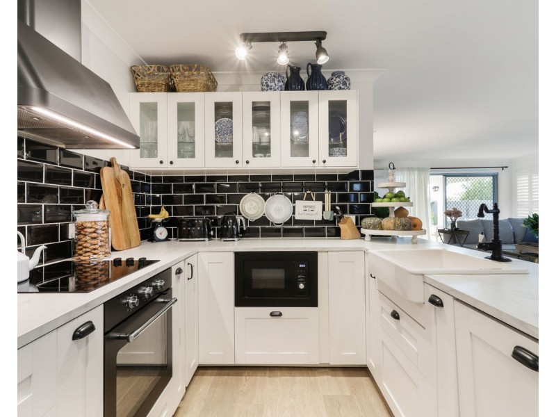 16 Sunrise Terrace, Little Mountain QLD 4551