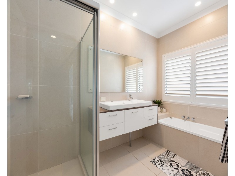 27 Webb Ellis Court, Pelican Waters QLD 4551