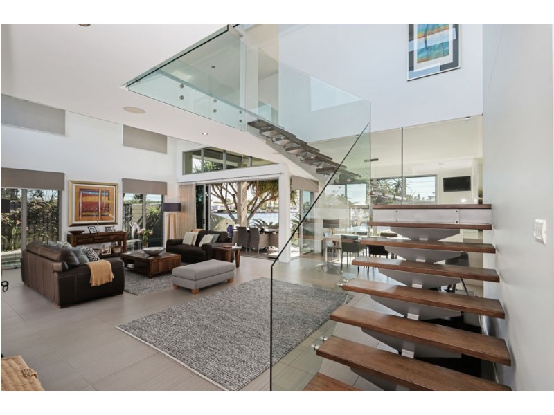 14 Columba Place, Pelican Waters QLD 4551