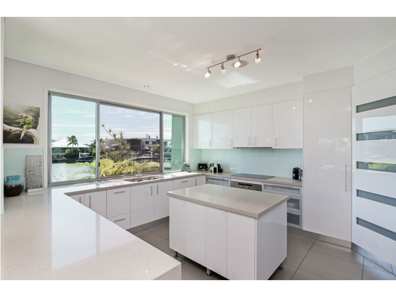 14 Columba Place, Pelican Waters QLD 4551