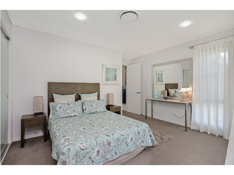 14 Columba Place, Pelican Waters QLD 4551