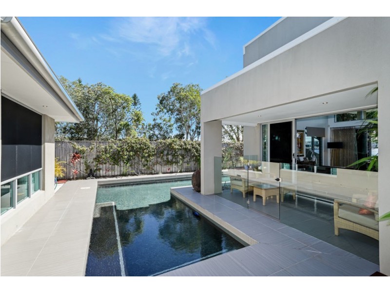 14 Columba Place, Pelican Waters QLD 4551