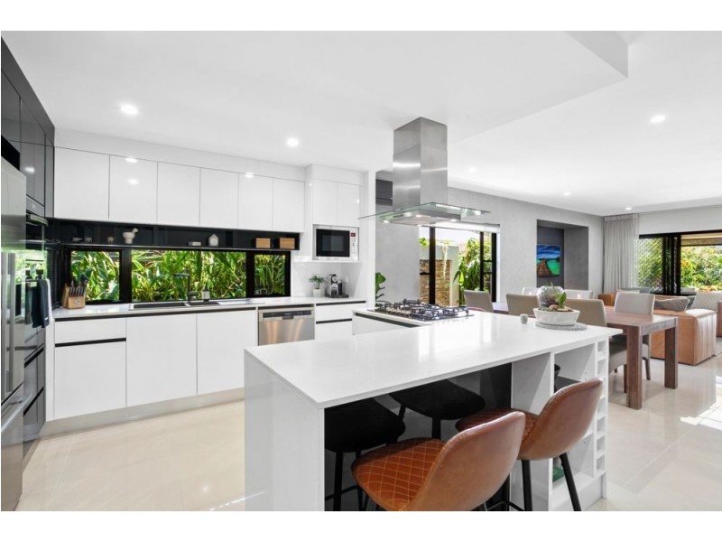 12 Cook Street, Golden Beach QLD 4551