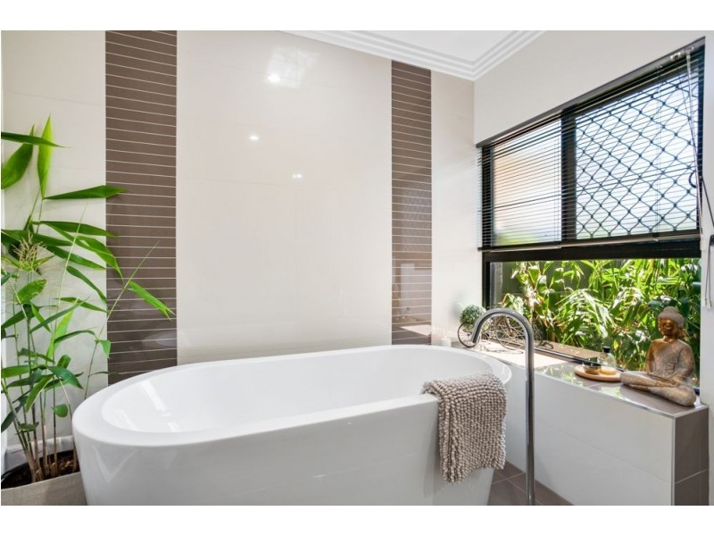 12 Cook Street, Golden Beach QLD 4551