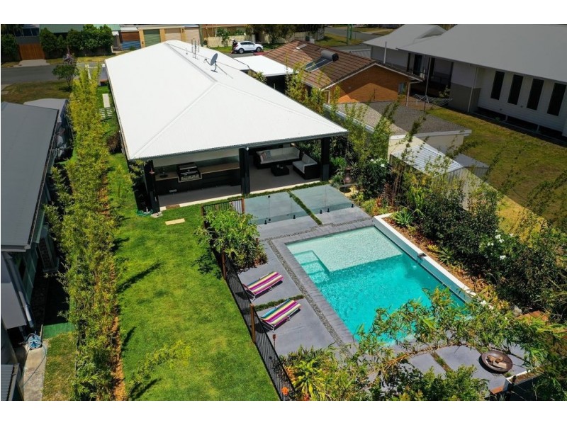 12 Cook Street, Golden Beach QLD 4551