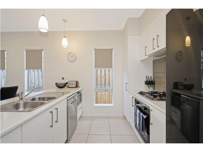 33 Auburn Street, Caloundra West QLD 4551