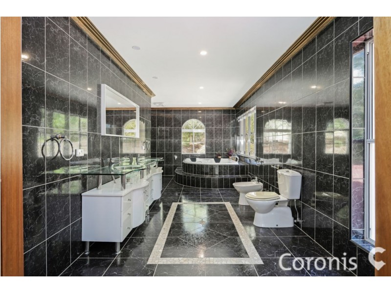 1 Tallowood Close, Little Mountain QLD 4551