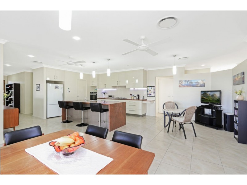 15 Wilshire Place, Pelican Waters QLD 4551