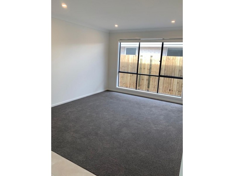 64 Adrian Circuit, Bells Creek QLD 4551