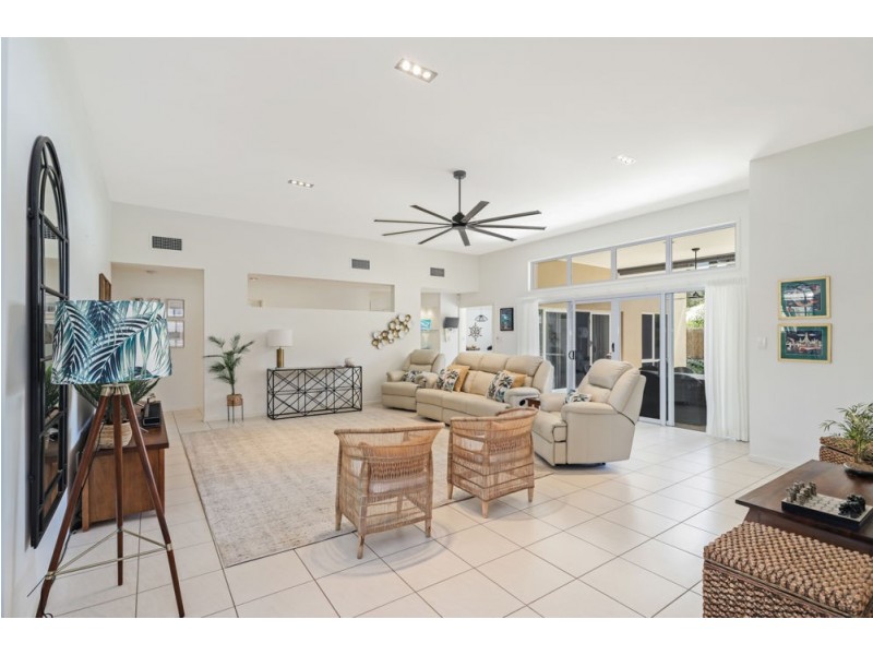 4 La Rita Court, Pelican Waters QLD 4551