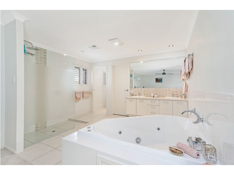 4 La Rita Court, Pelican Waters QLD 4551