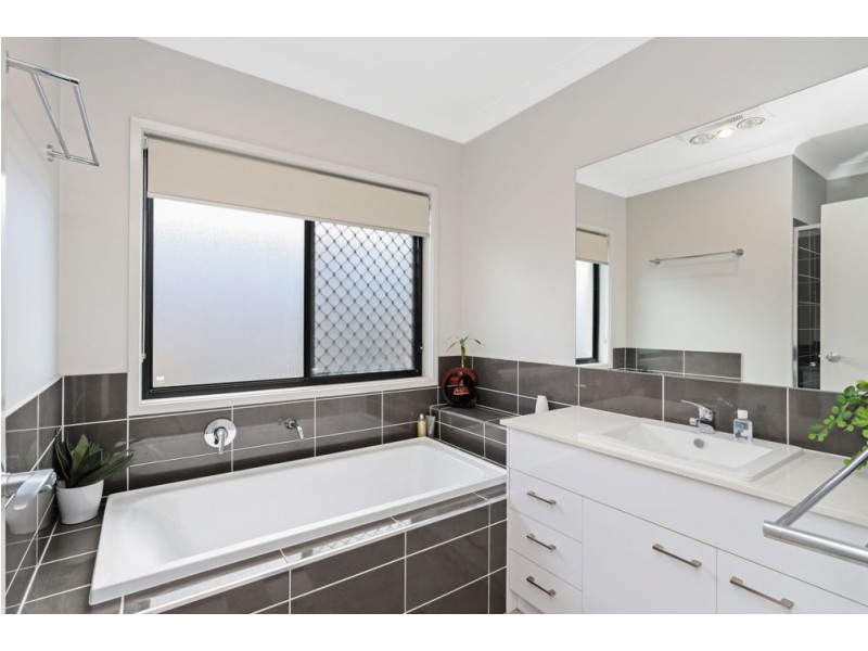 29 Olive Circuit, Caloundra West QLD 4551