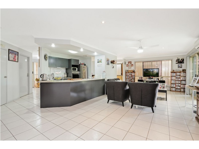 5 Springs Drive, Little Mountain QLD 4551