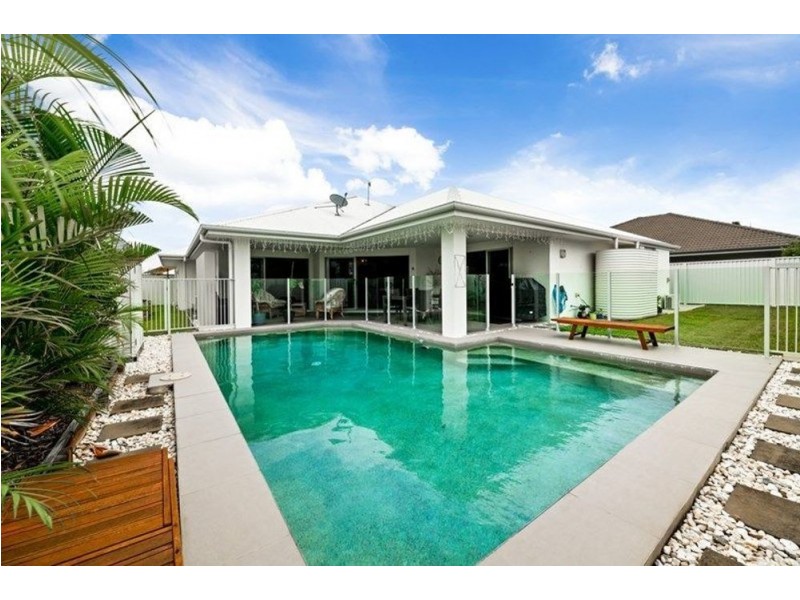 6 Echo Street, Pelican Waters QLD 4551