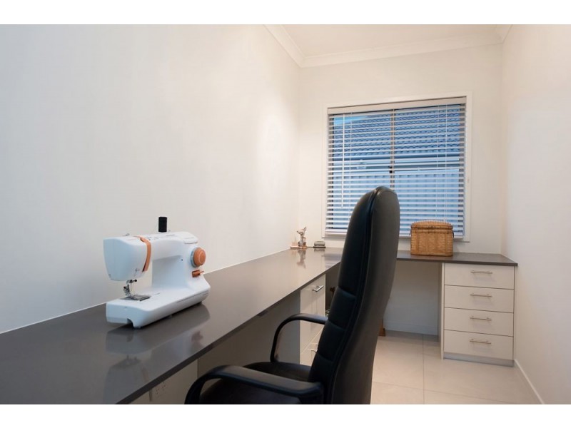 6 Echo Street, Pelican Waters QLD 4551