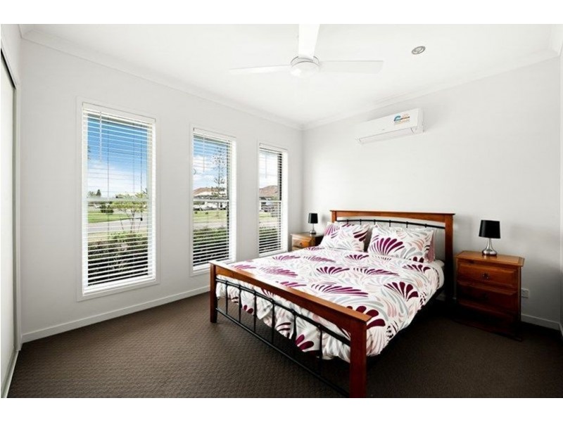 6 Echo Street, Pelican Waters QLD 4551