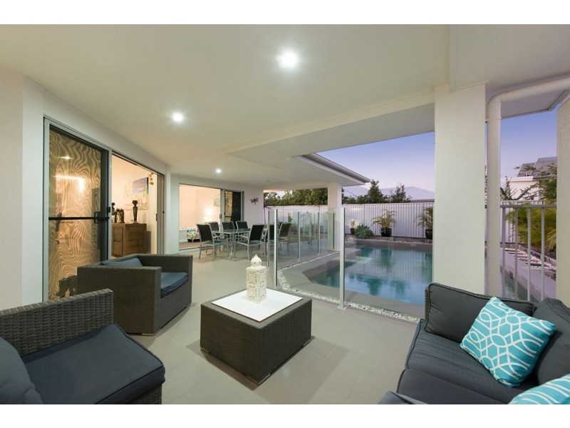 6 Echo Street, Pelican Waters QLD 4551