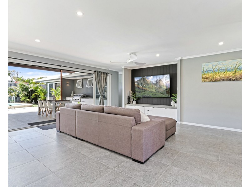 37 Balyata Street, Warana QLD 4575