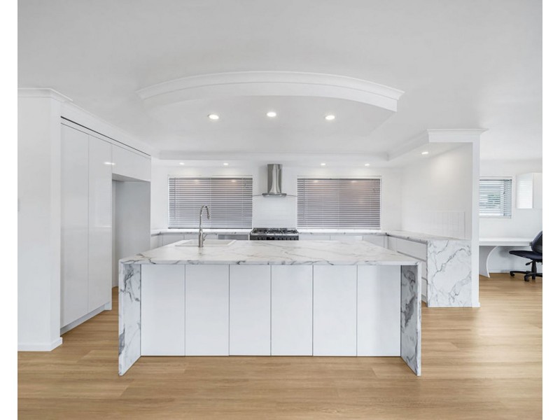 90 Lapoinya Crescent, Warana QLD 4575