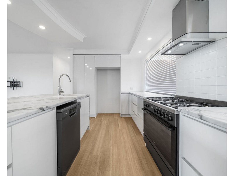 90 Lapoinya Crescent, Warana QLD 4575