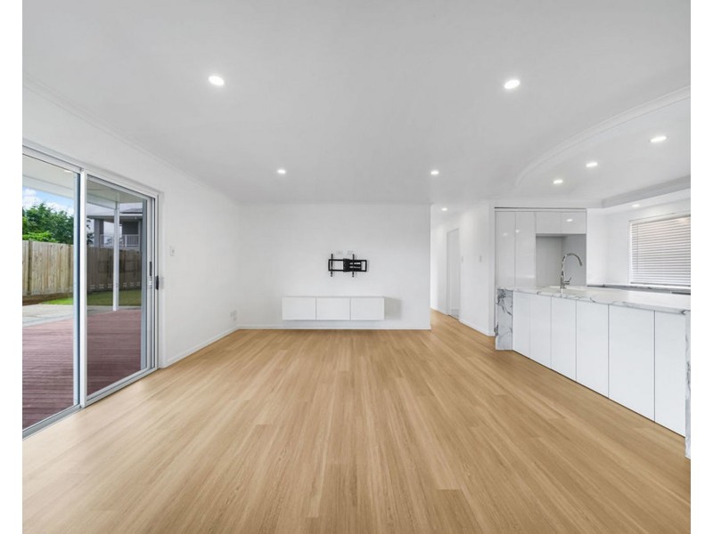 90 Lapoinya Crescent, Warana QLD 4575