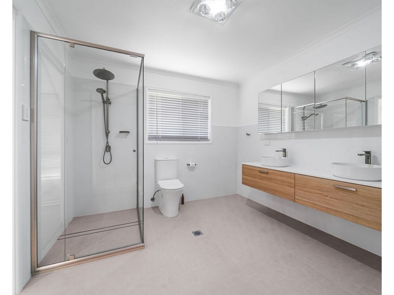 90 Lapoinya Crescent, Warana QLD 4575