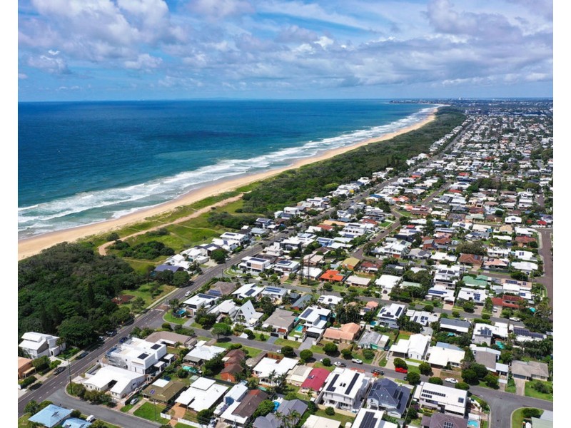 90 Lapoinya Crescent, Warana QLD 4575