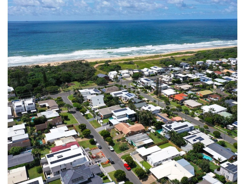 90 Lapoinya Crescent, Warana QLD 4575