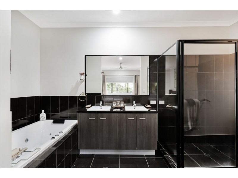 57 Fern Gully Place, Mooloolah Valley QLD 4553