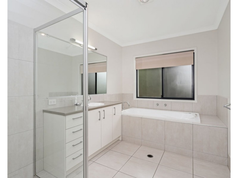 34 The Parkway Place, Mapleton QLD 4560